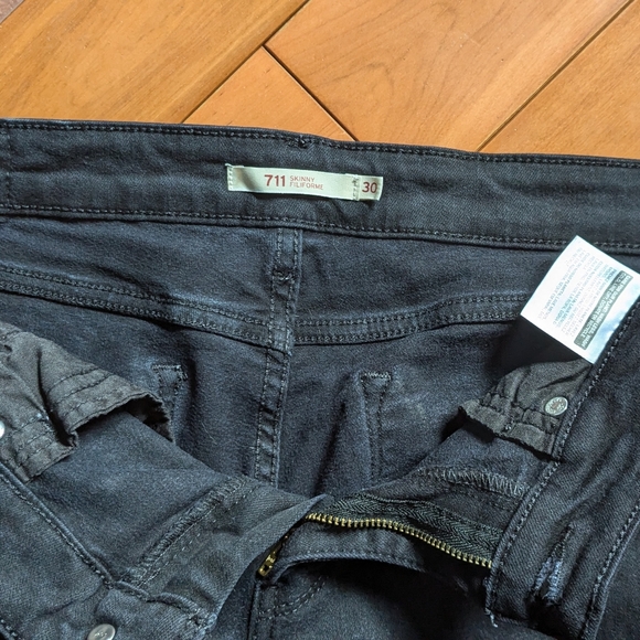Levi's 711 Skinny Jeans, Black, Size 30 - Picture 3 of 5
